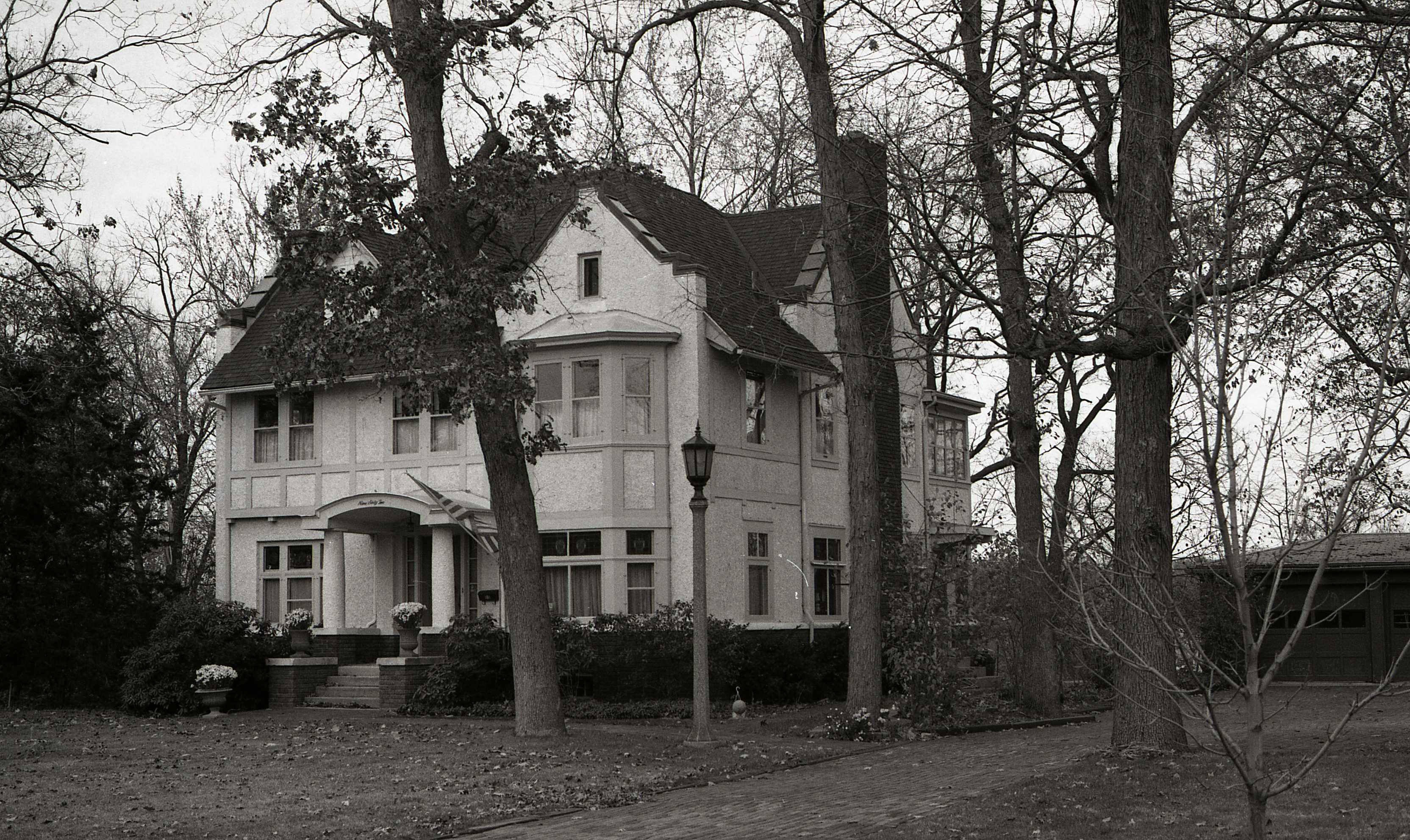 962 Riverside Drive